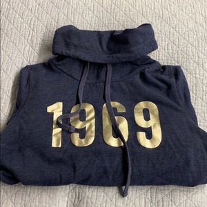 Women’s Gap sweatshirt